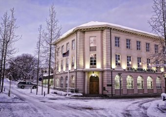 Kaup Landsbankans á TM: Um banka og samfélagið
